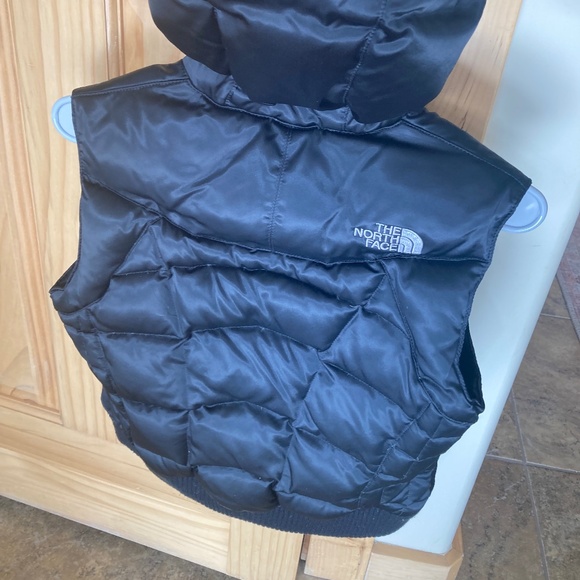 North Face 550 Down vest w/hood - Picture 4 of 7